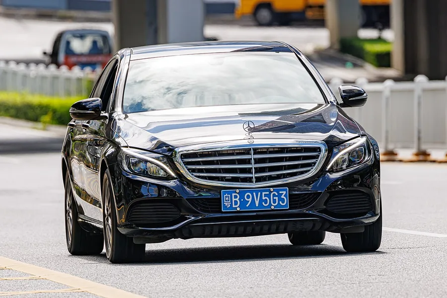 Mercedes-Benz C 220